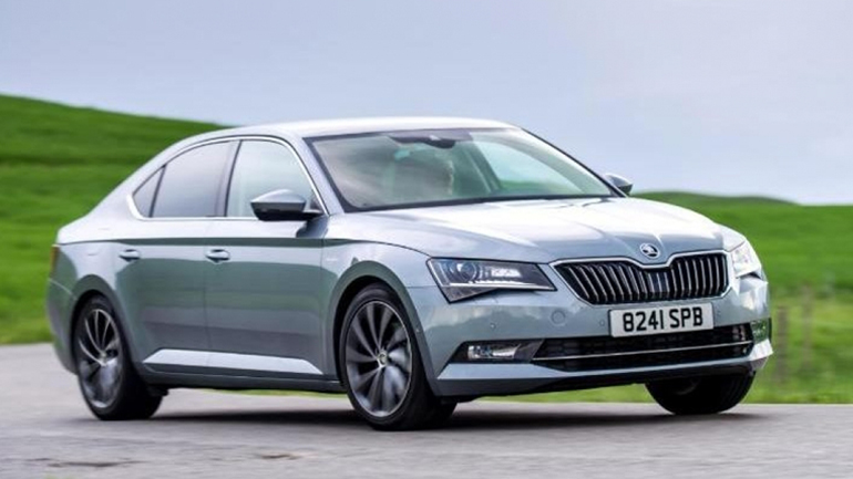 Γνωριμία με τη νέα Skoda SuperB στον… Πειραιά